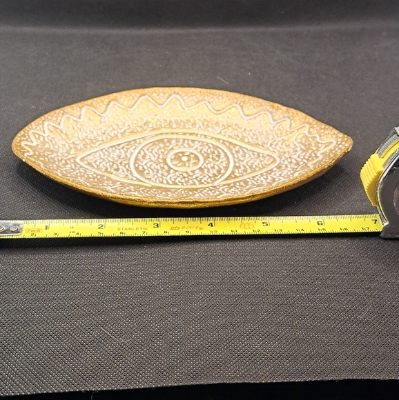 Eye spirt bronze dish. - Picture 2 of 5